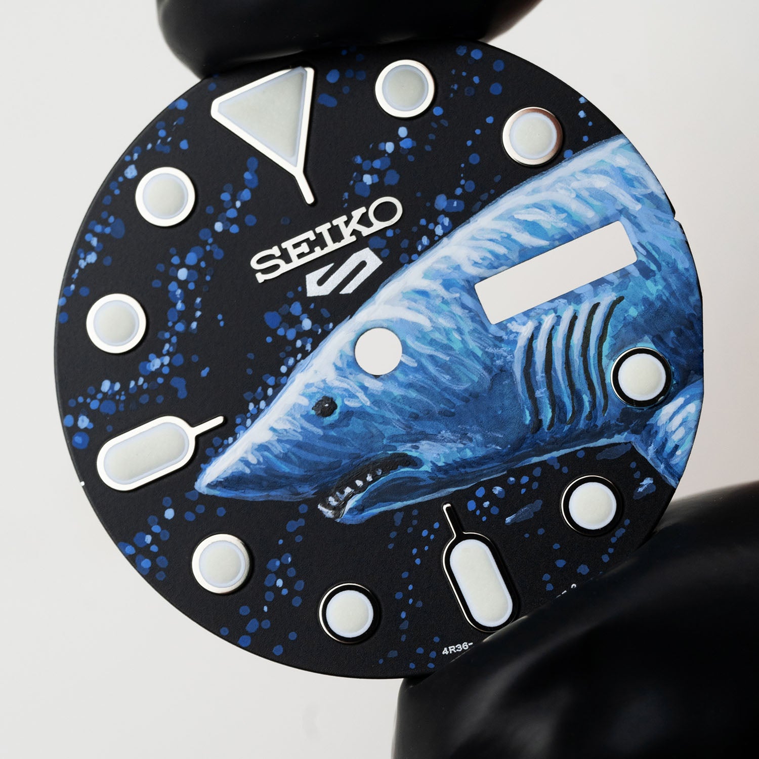 Deep Ocean Predator Concept by IFL Watches – Hand-painted shark-themed dial on the custom Seiko 5 Sports