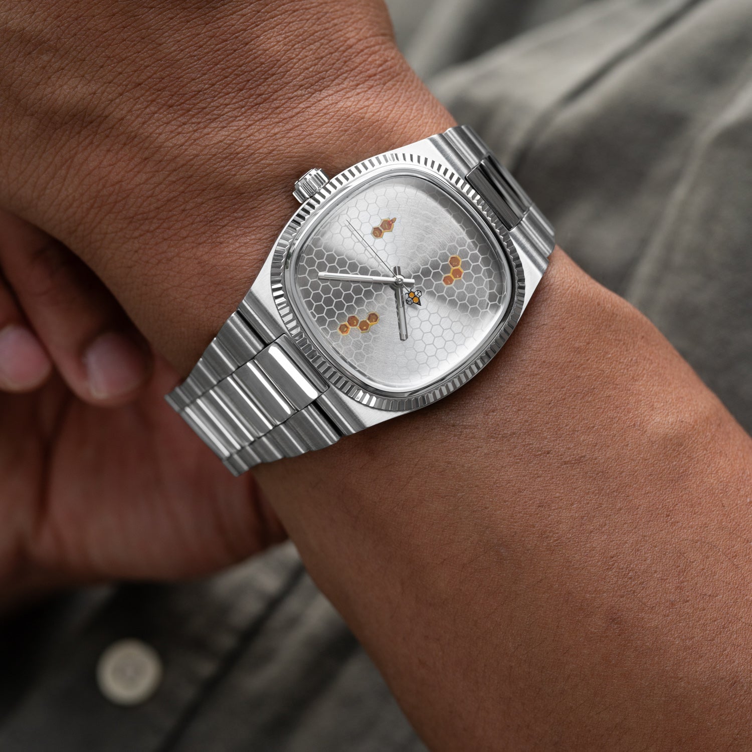 稼働品 ★BULOVA・ブローバ・Super Seville・クォーツ★ Green Dial Stainless Steel Bracelet Super Seville 96B439
