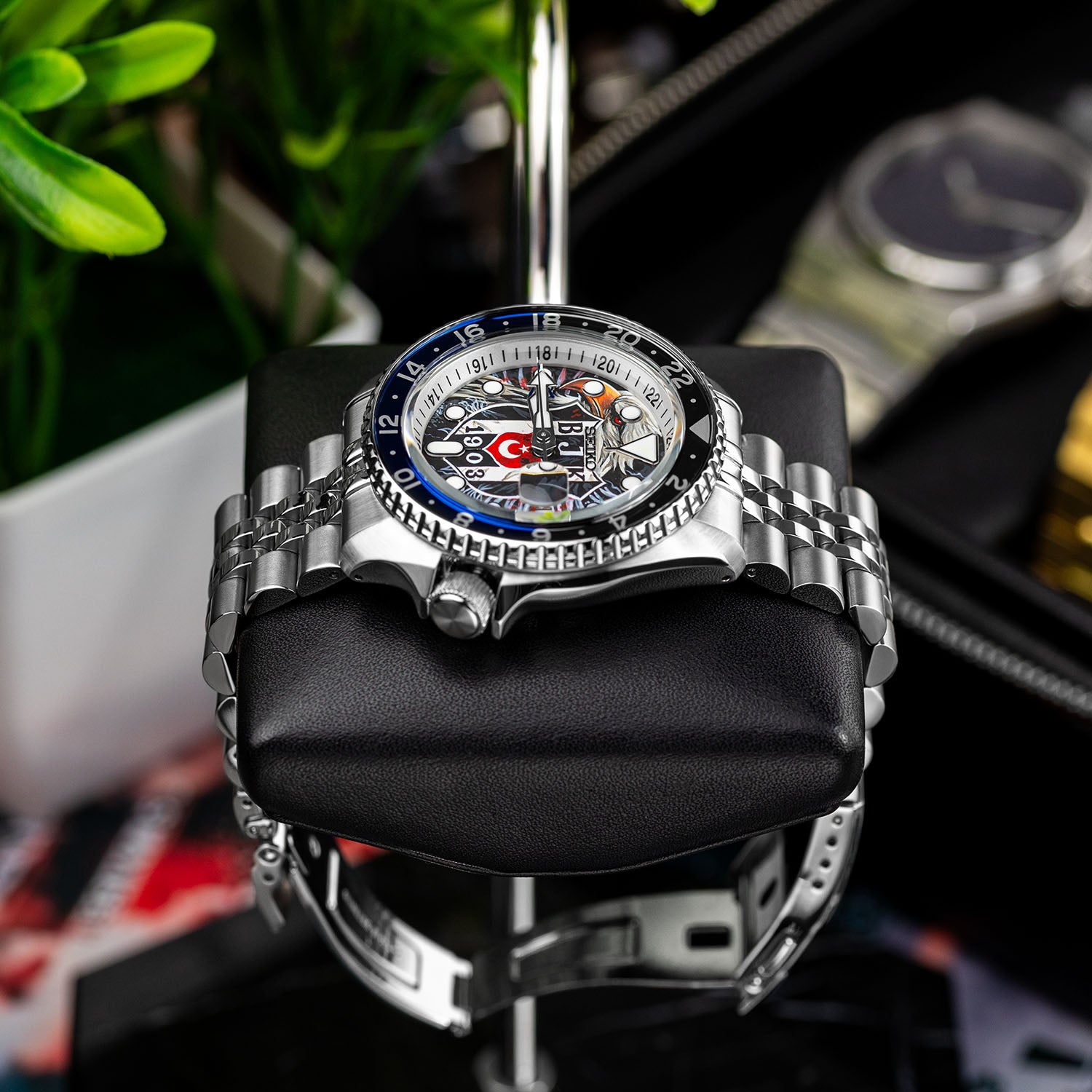 Seiko 5 Sports GMT Kara Kartallar Concept – Hand-painted custom Seiko 5 Sports GMT featuring Turkish football heritage in black and white, a bespoke timepiece by IFL Watches